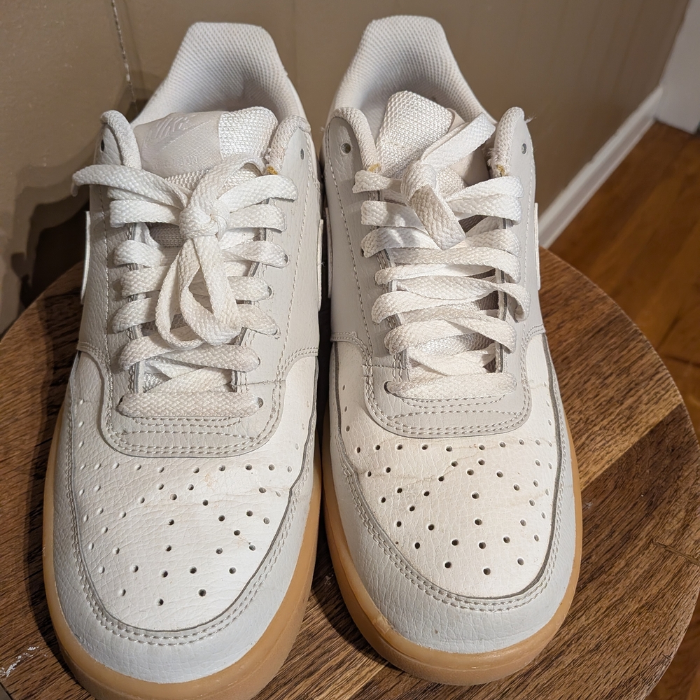 Nike White Mesh Low-Top Sneakers with Light Brown Insole